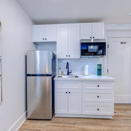 Roaring Tigers Studio Apartment Galveston Eksteriør billede