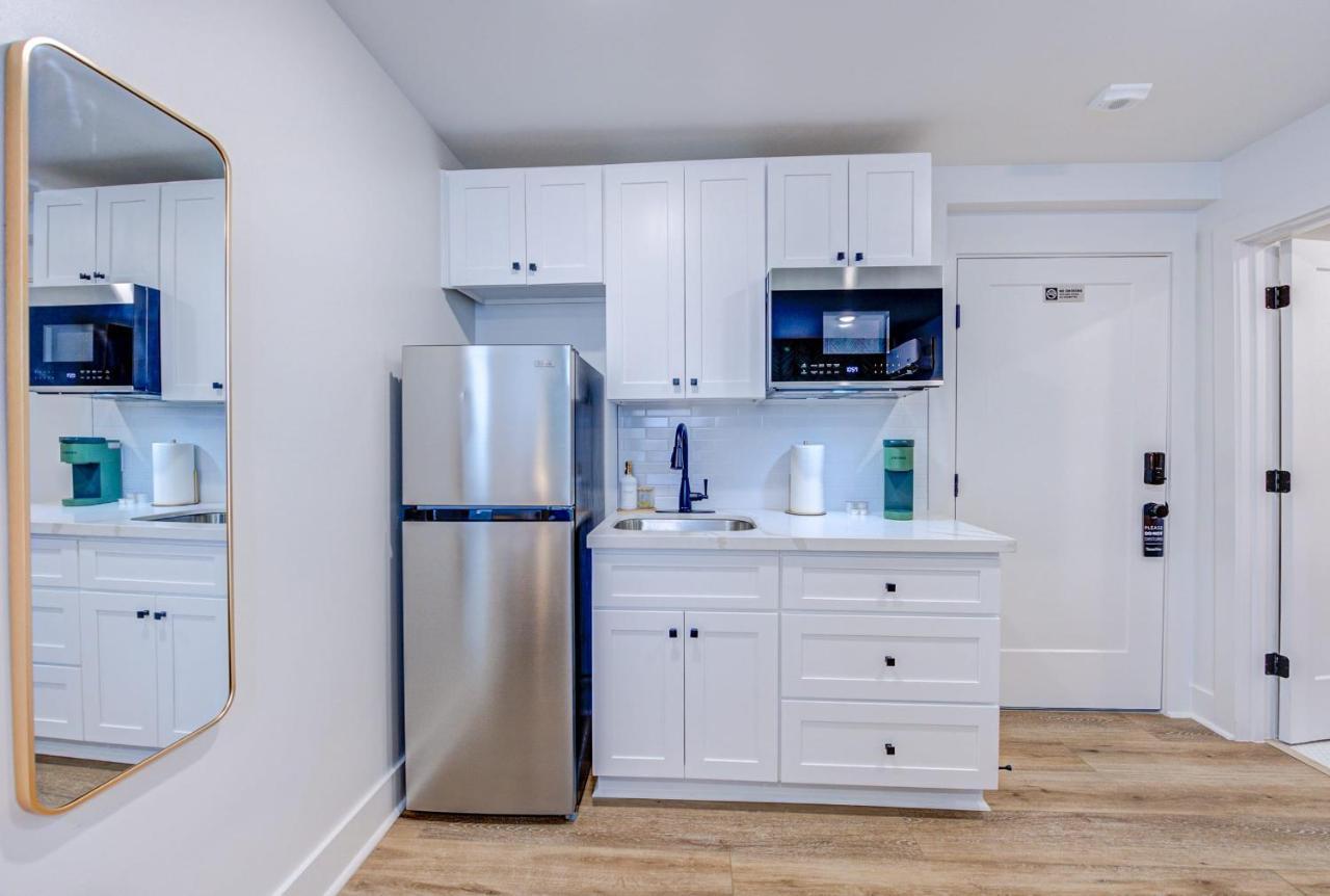 Roaring Tigers Studio Apartment Galveston Eksteriør billede