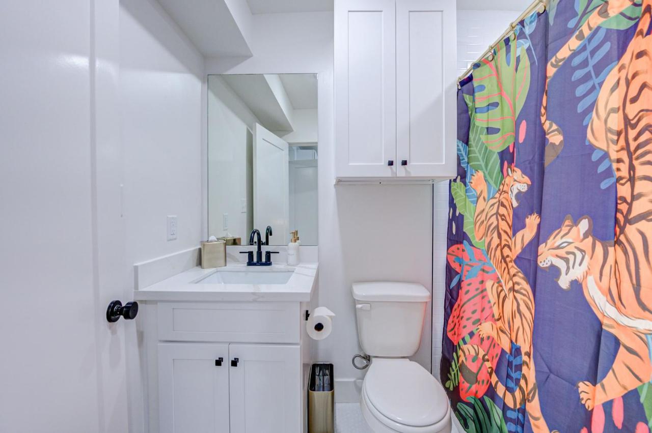Roaring Tigers Studio Apartment Galveston Eksteriør billede